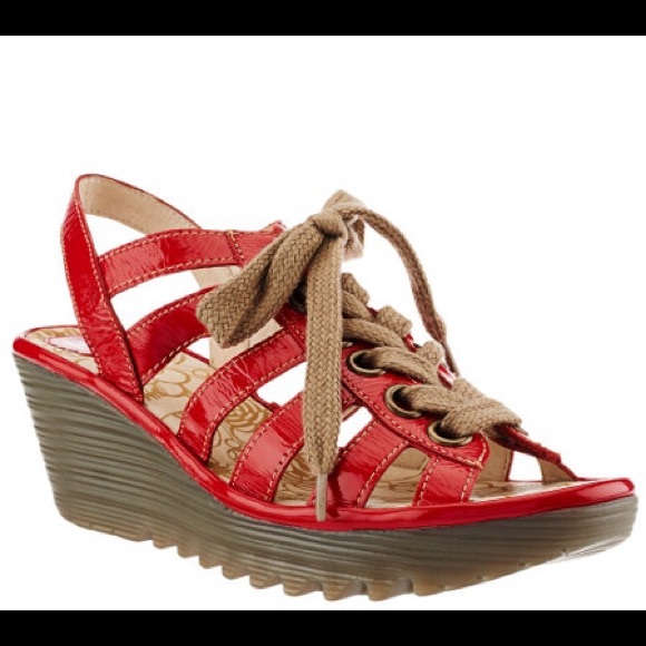 fly red sandals